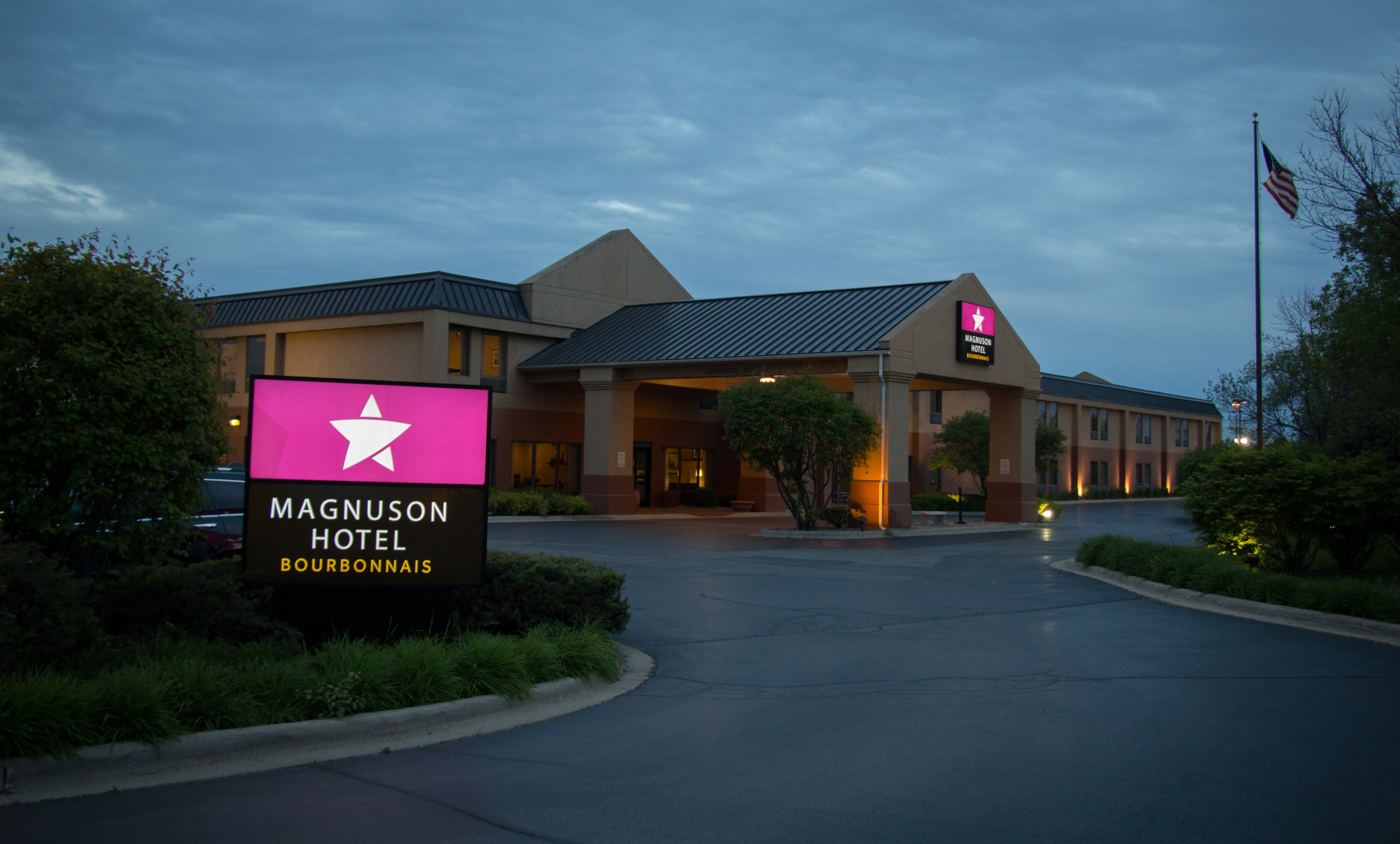 Magnuson Hotel 